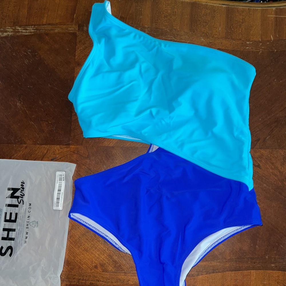 New one piece swim sz medium